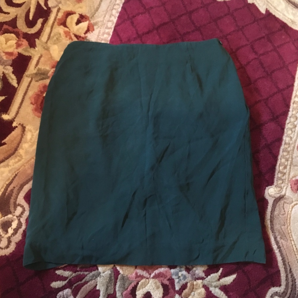 100% Silk Green Skirt